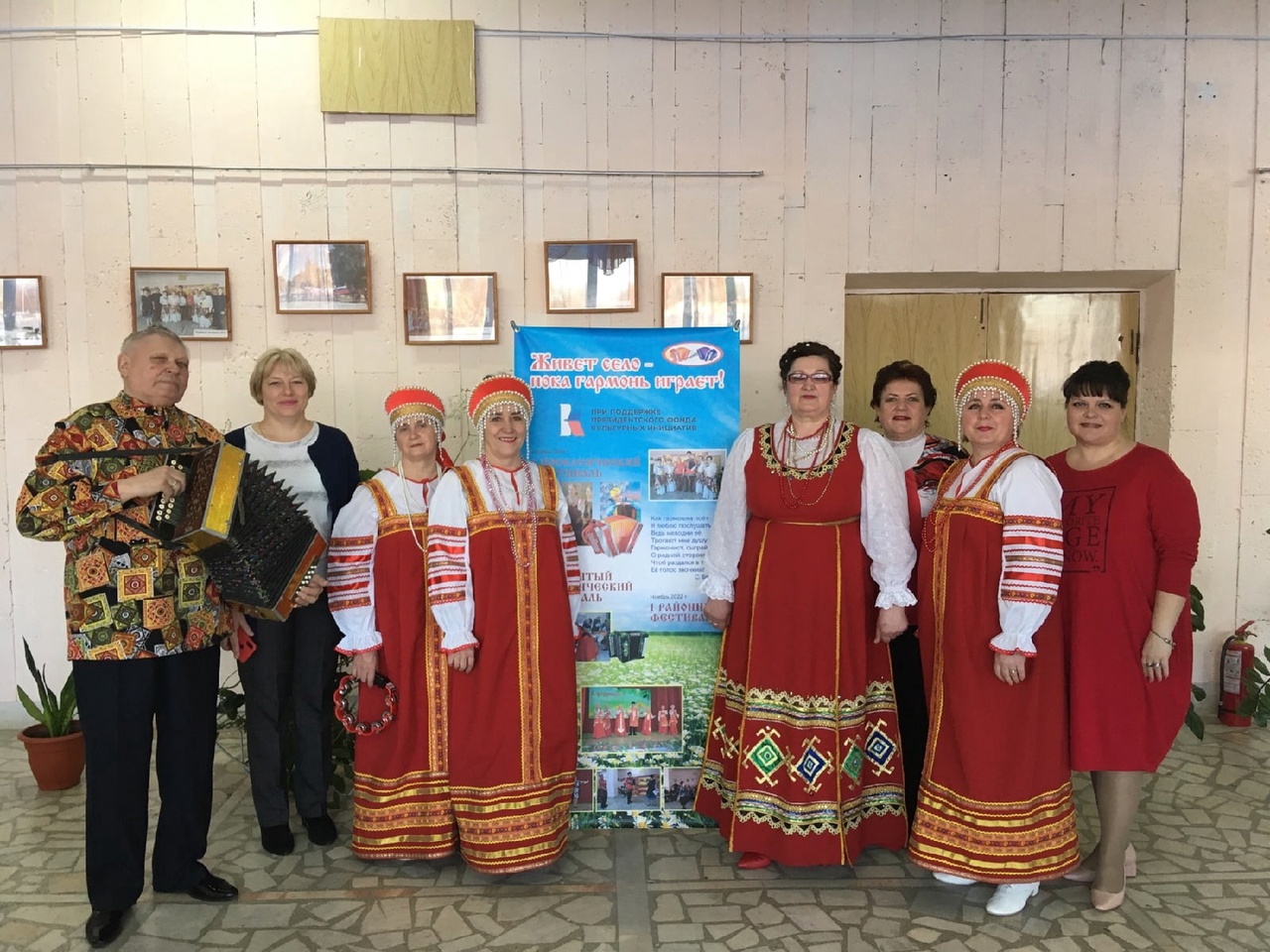 ТОС «Исток» при поддержке Президентского фонда культурных инициатив, продолжает реализацию проекта «Живёт село - пока гармонь играет!».